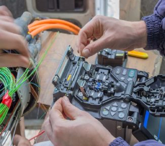 فیوژن فیبر نوری چیست؟ راهنمای جامع خرید، آموزش و انتخاب دستگاه