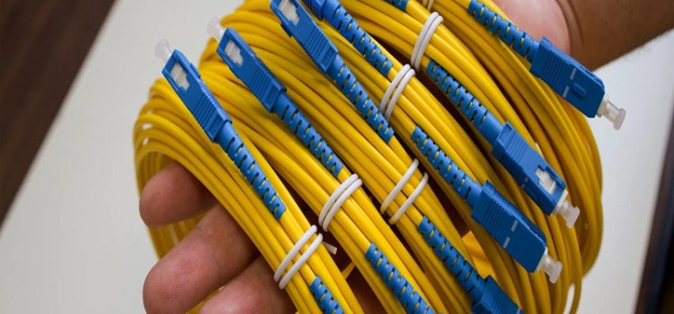 کابل فیبر نوری چیست و چرا نقش مهمی در ارتباطات امروز دارد؟